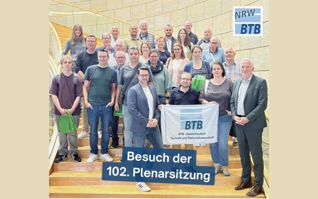 Gruppenbild bei Plenarsitzung